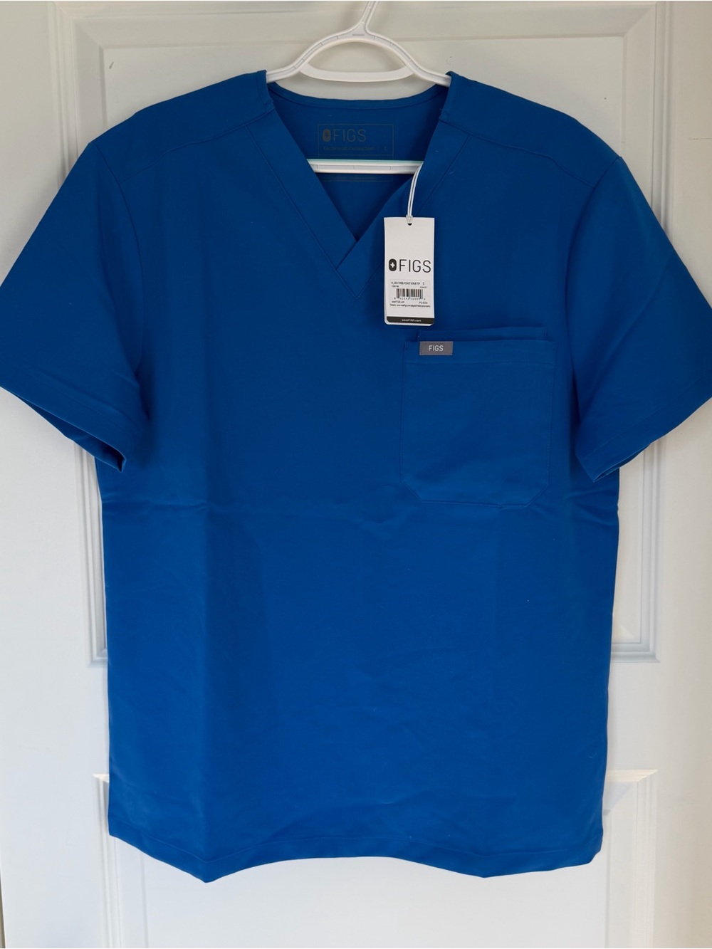 NWT FIGS Men’s V-Neck Scrub Top in Royal Blue